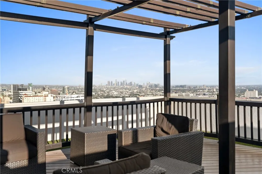 7250 Franklin Avenue #804 Los Angeles, CA 90046