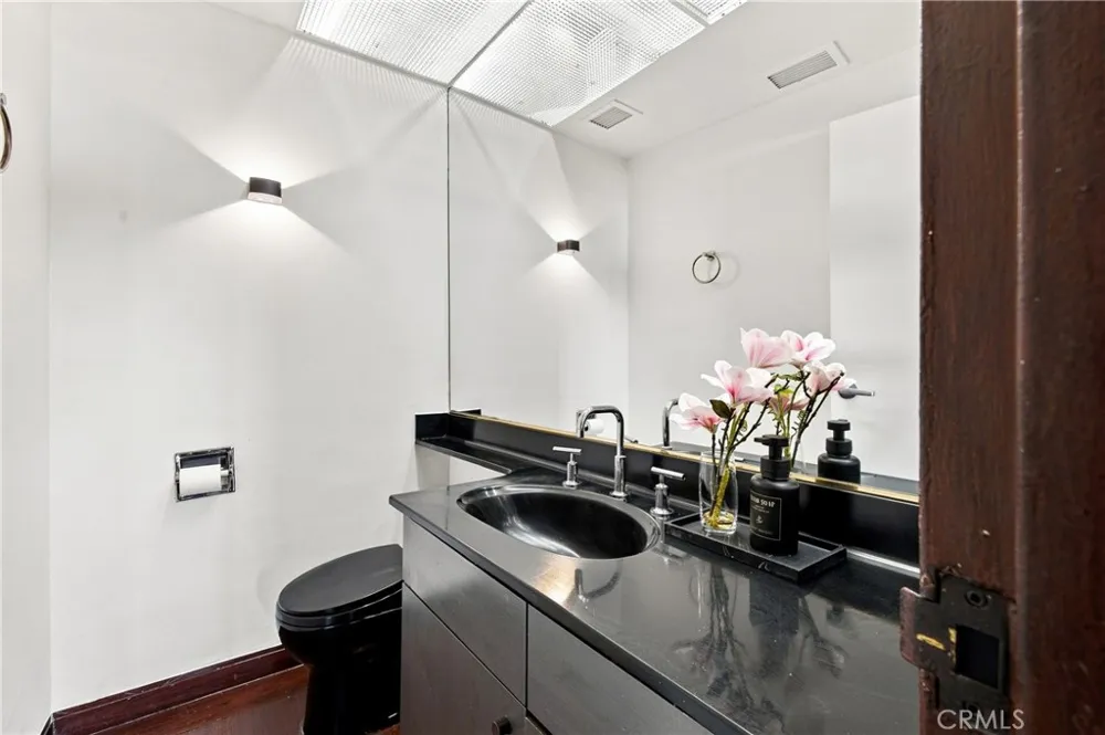 7250 Franklin Avenue #804 Los Angeles, CA 90046