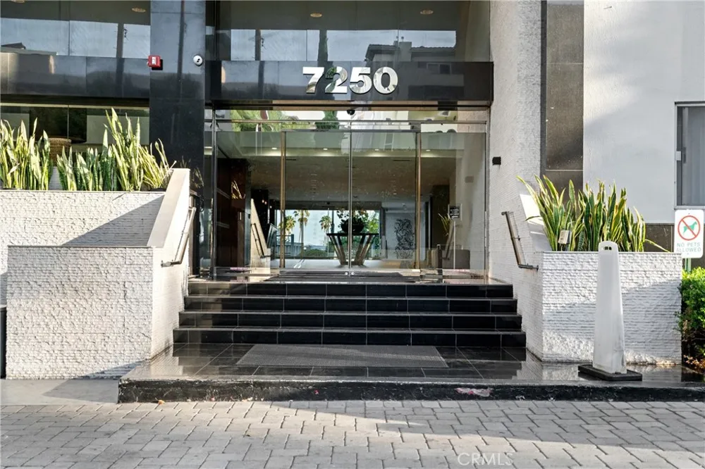 7250 Franklin Avenue #804 Los Angeles, CA 90046