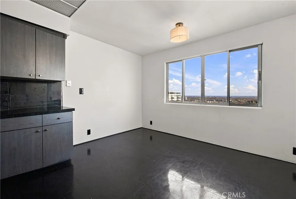 7250 Franklin Avenue #804 Los Angeles, CA 90046