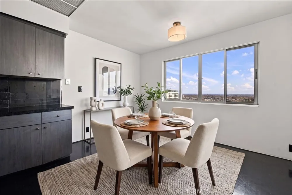 7250 Franklin Avenue #804 Los Angeles, CA 90046
