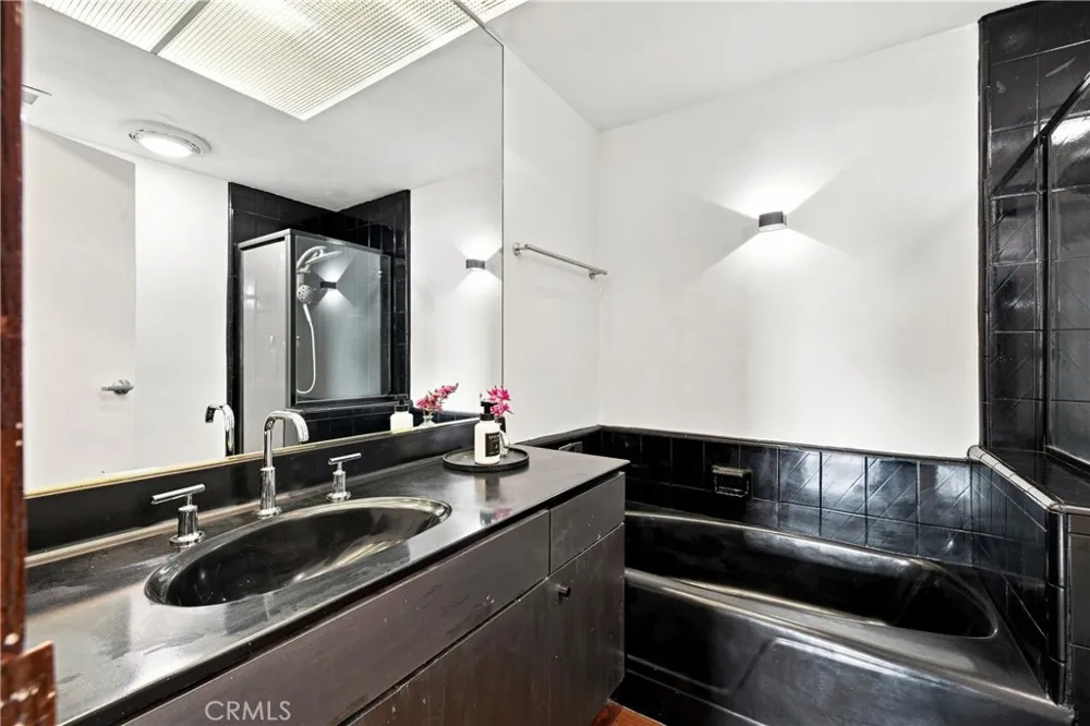 7250 Franklin Avenue #804 Los Angeles, CA 90046