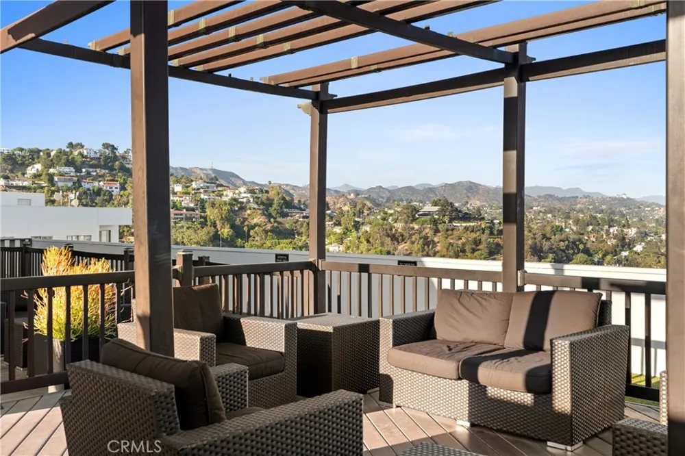 7250 Franklin Avenue #804 Los Angeles, CA 90046