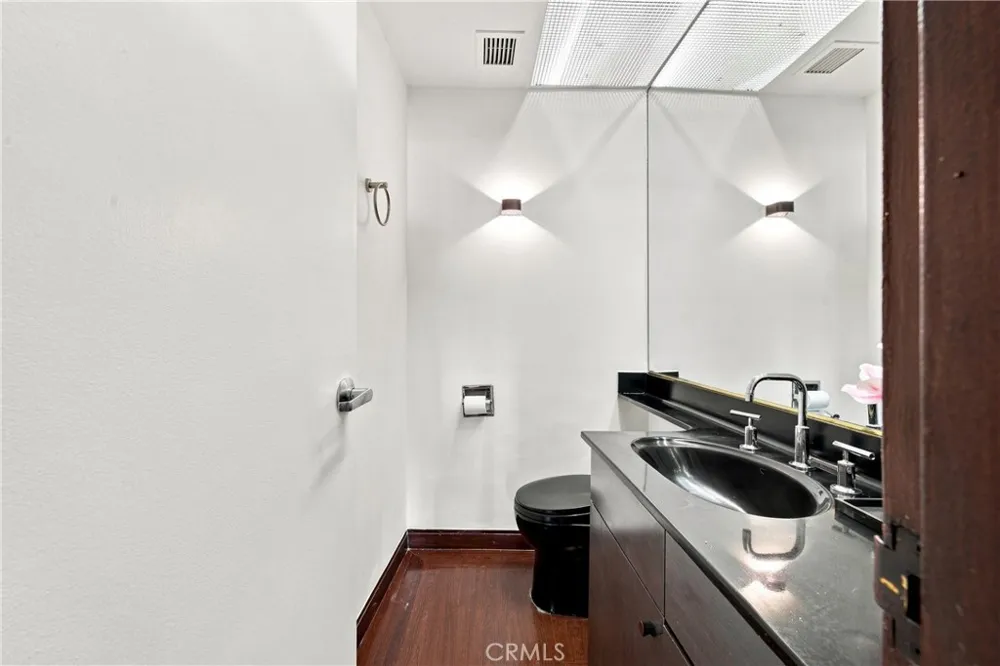 7250 Franklin Avenue #804 Los Angeles, CA 90046