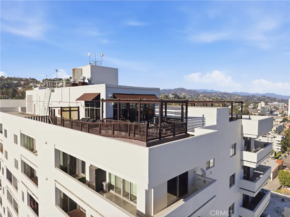 7250 Franklin Avenue #804 Los Angeles, CA 90046