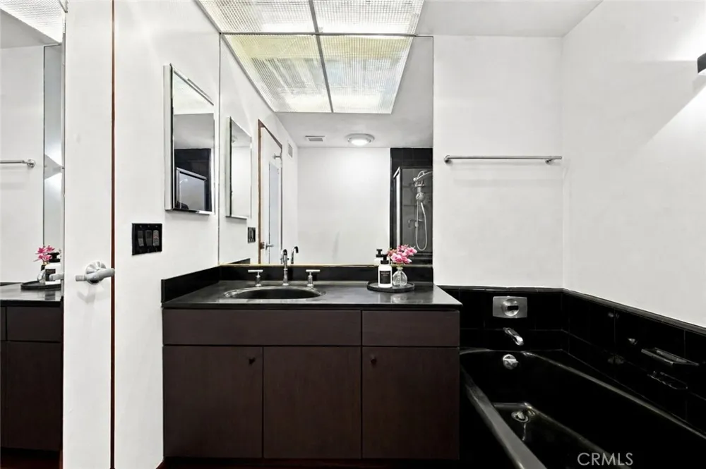 7250 Franklin Avenue #804 Los Angeles, CA 90046