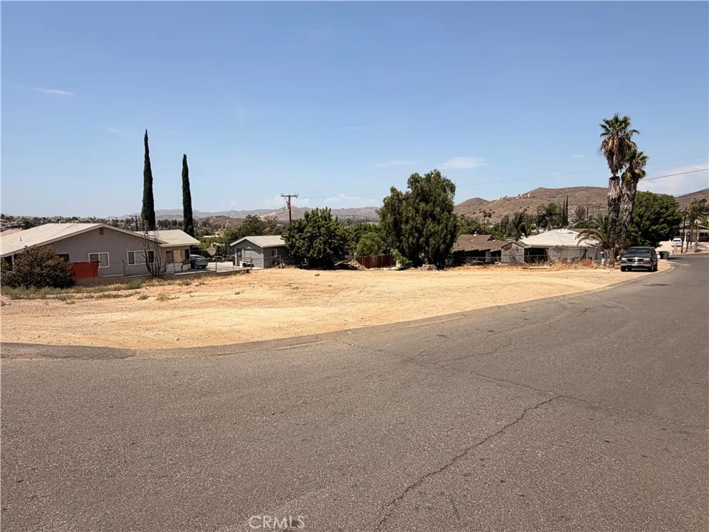 PECK Lake Elsinore, CA 92530