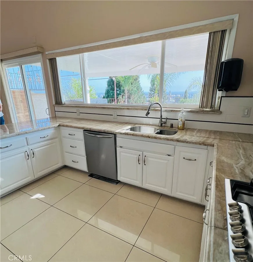 3221 Carolwood Torrance, CA 90505