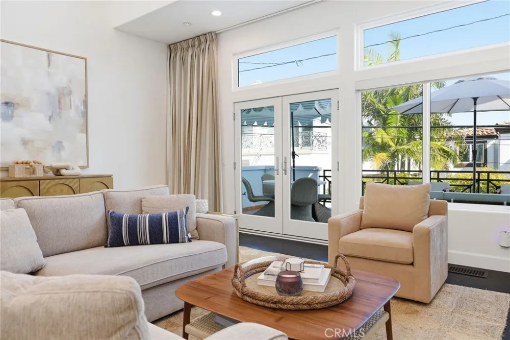 720 Manhattan Beach Boulevard Manhattan Beach, CA 90266