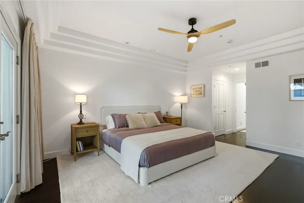 720 Manhattan Beach Boulevard Manhattan Beach, CA 90266