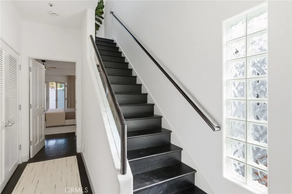 720 Manhattan Beach Boulevard Manhattan Beach, CA 90266