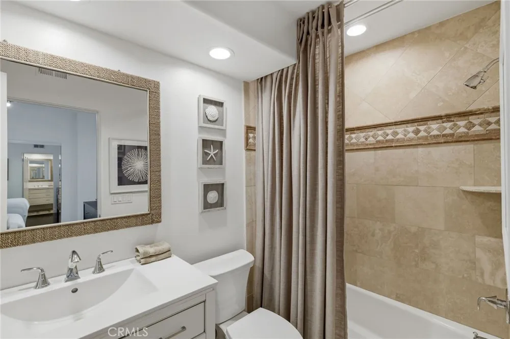 720 Manhattan Beach Boulevard Manhattan Beach, CA 90266