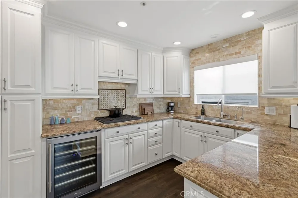 720 Manhattan Beach Boulevard Manhattan Beach, CA 90266
