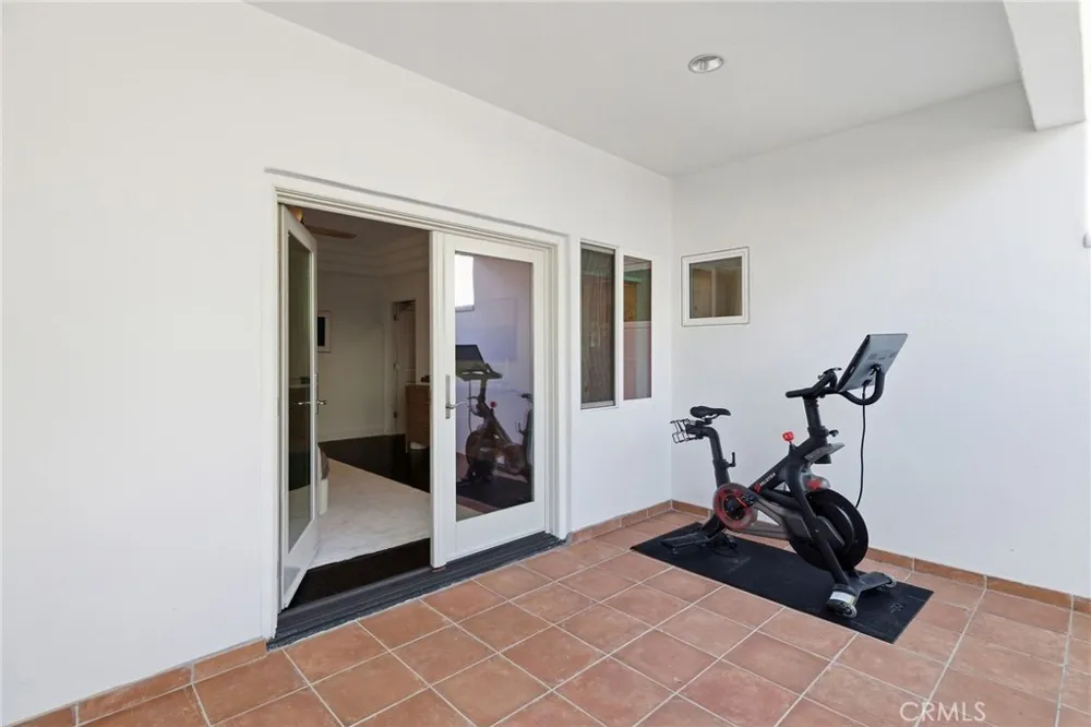720 Manhattan Beach Boulevard Manhattan Beach, CA 90266