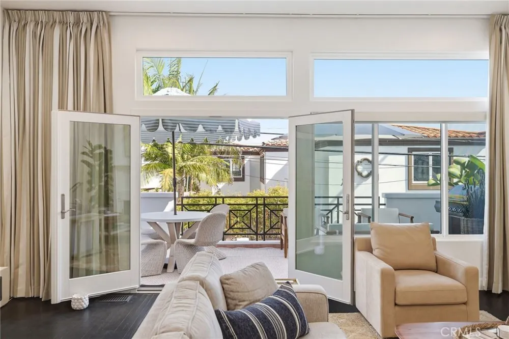 720 Manhattan Beach Boulevard Manhattan Beach, CA 90266
