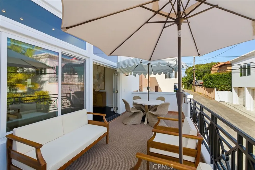720 Manhattan Beach Boulevard Manhattan Beach, CA 90266
