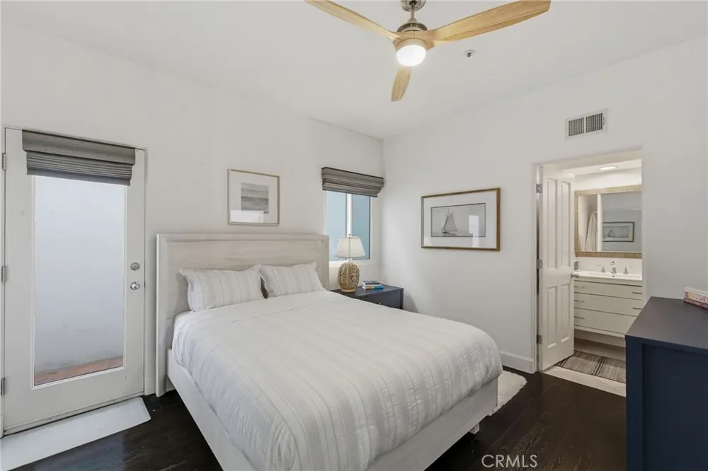 720 Manhattan Beach Boulevard Manhattan Beach, CA 90266