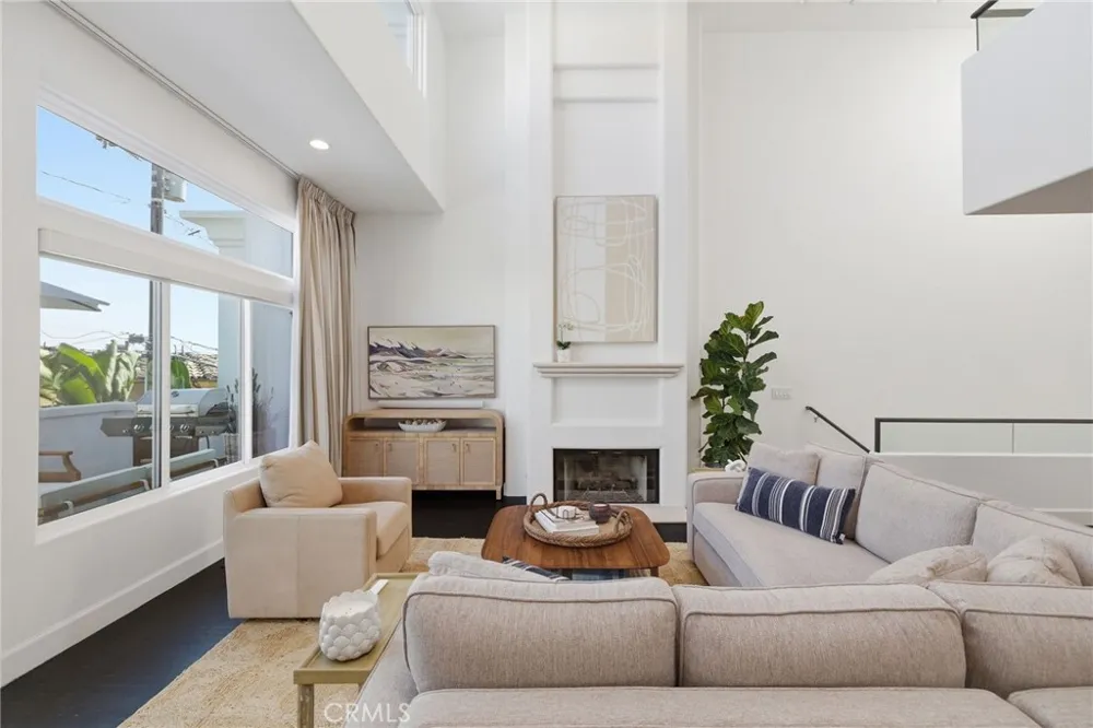 720 Manhattan Beach Boulevard Manhattan Beach, CA 90266