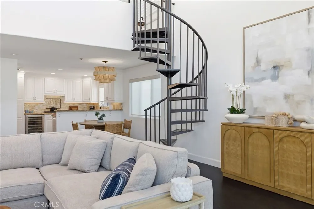 720 Manhattan Beach Boulevard Manhattan Beach, CA 90266