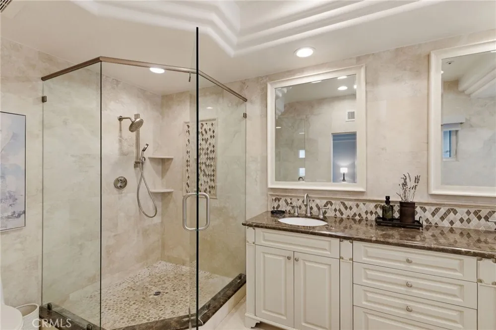 720 Manhattan Beach Boulevard Manhattan Beach, CA 90266