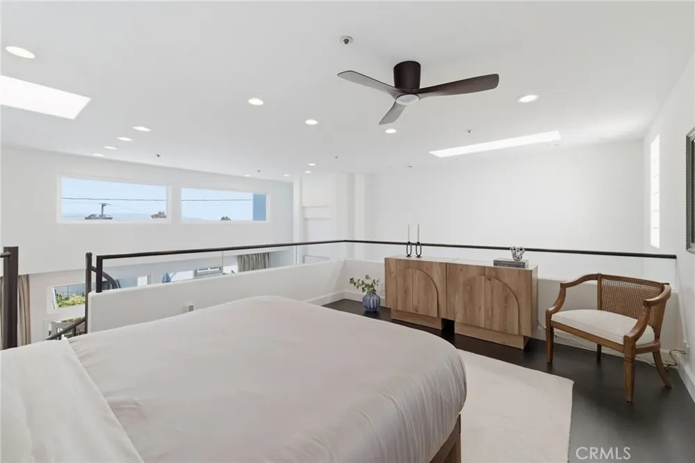 720 Manhattan Beach Boulevard Manhattan Beach, CA 90266