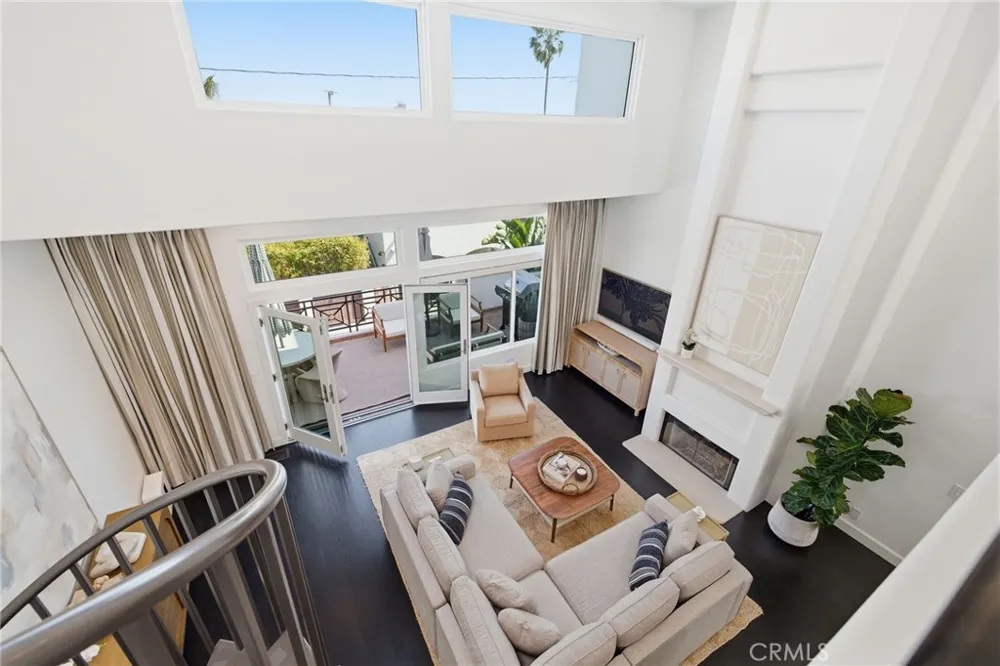 720 Manhattan Beach Boulevard Manhattan Beach, CA 90266