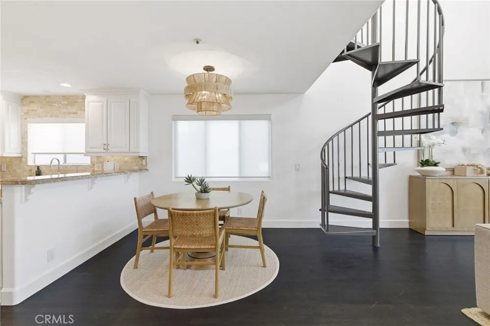 720 Manhattan Beach Boulevard Manhattan Beach, CA 90266