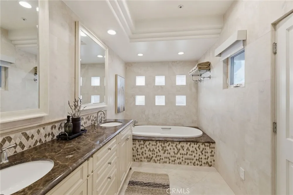 720 Manhattan Beach Boulevard Manhattan Beach, CA 90266