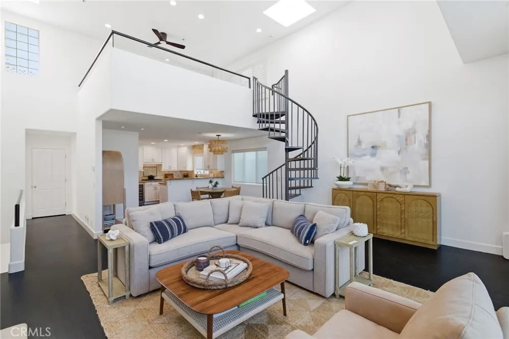 720 Manhattan Beach Boulevard Manhattan Beach, CA 90266