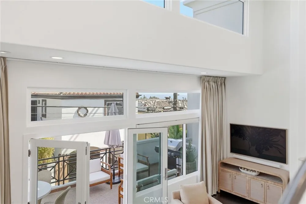 720 Manhattan Beach Boulevard Manhattan Beach, CA 90266