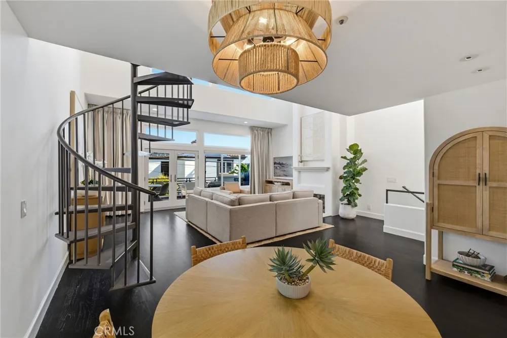 720 Manhattan Beach Boulevard Manhattan Beach, CA 90266