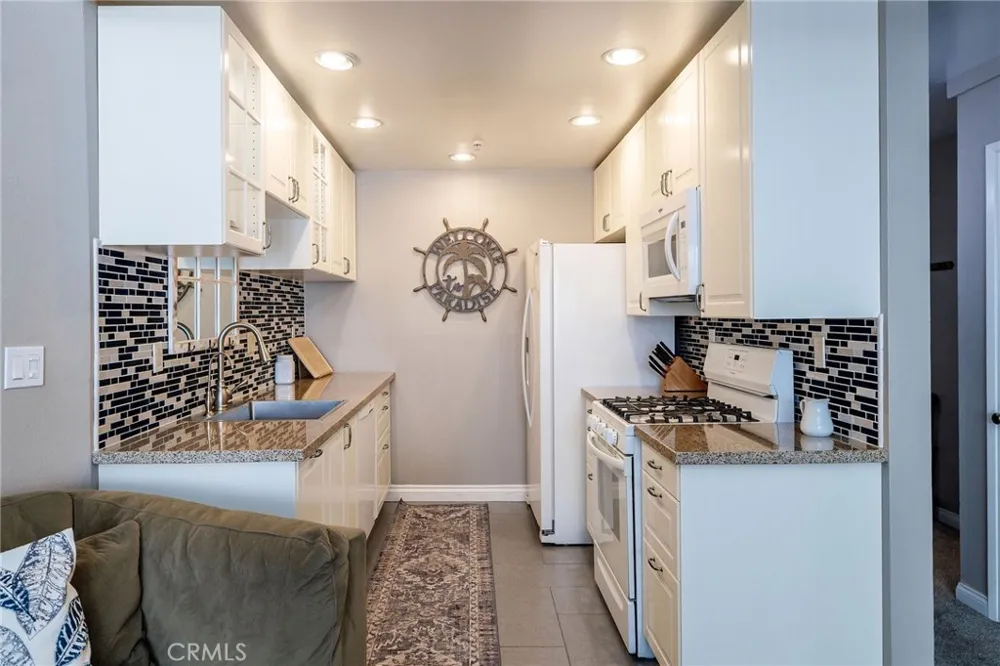 565 Esplanade #411 Redondo Beach, CA 90277