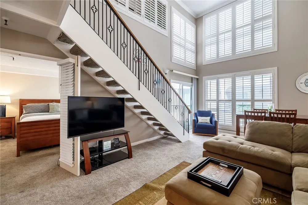 565 Esplanade #411 Redondo Beach, CA 90277