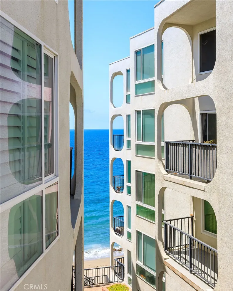 565 Esplanade #411 Redondo Beach, CA 90277