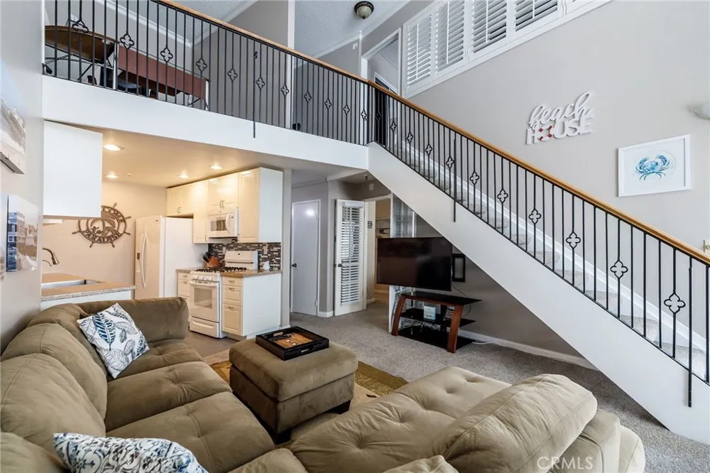 565 Esplanade #411 Redondo Beach, CA 90277