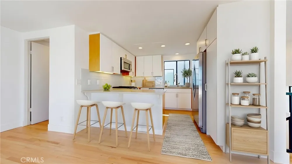 1318 Manhattan Manhattan Beach, CA 90266