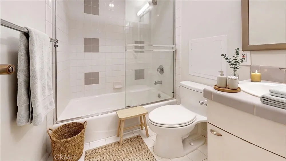 1318 Manhattan Manhattan Beach, CA 90266