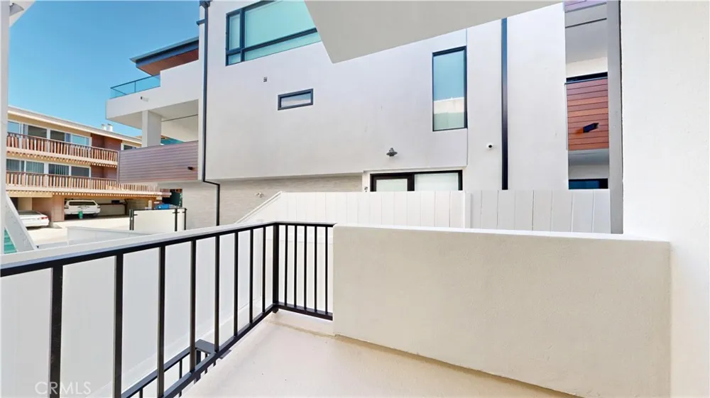 1318 Manhattan Manhattan Beach, CA 90266