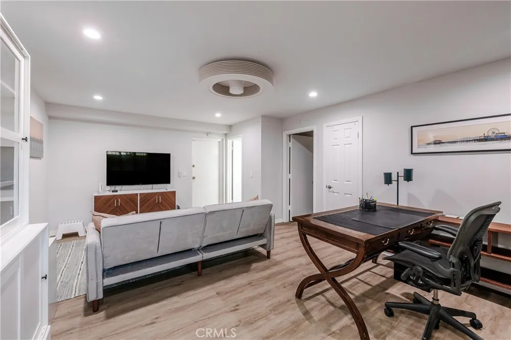 1219 S Catalina Redondo Beach, CA 90277