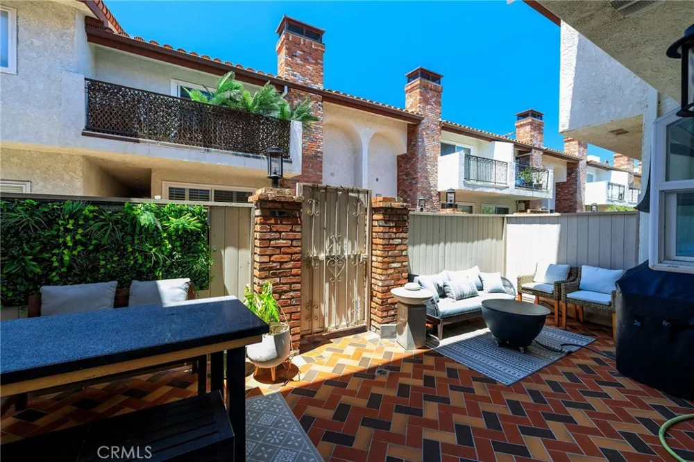 1219 S Catalina Redondo Beach, CA 90277