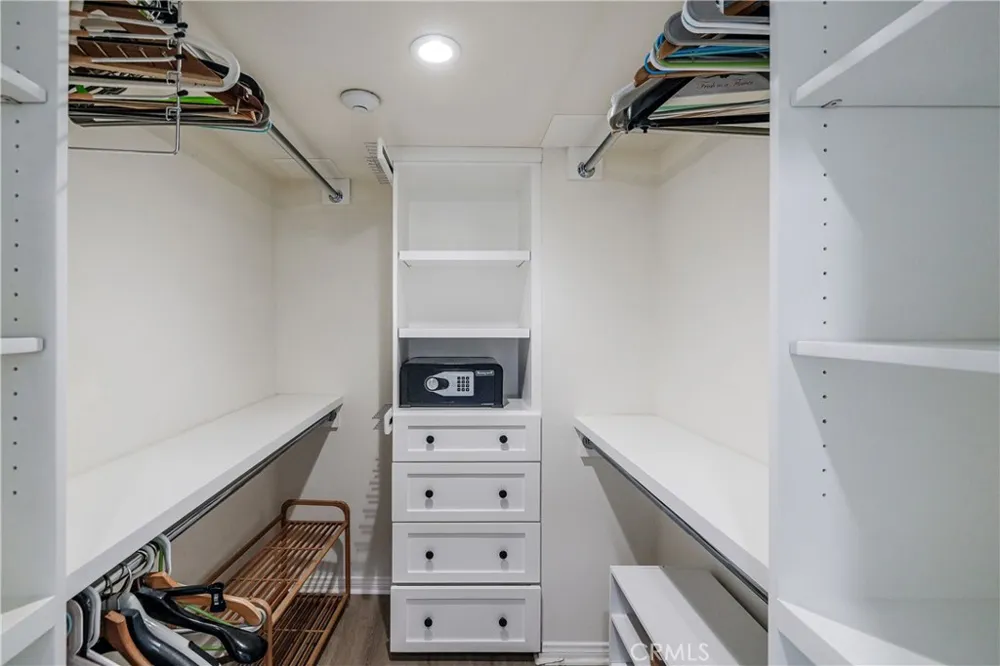 1219 S Catalina Redondo Beach, CA 90277
