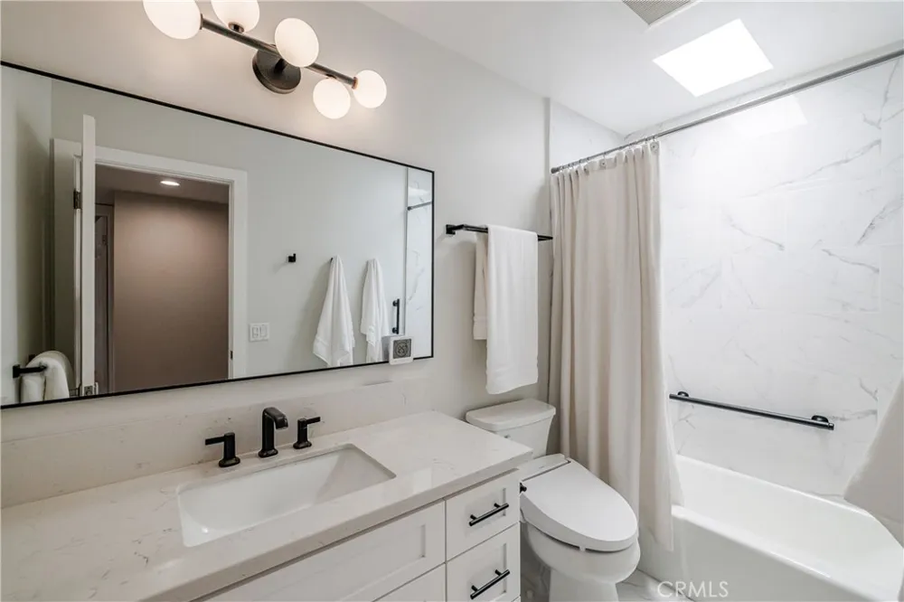 1219 S Catalina Redondo Beach, CA 90277