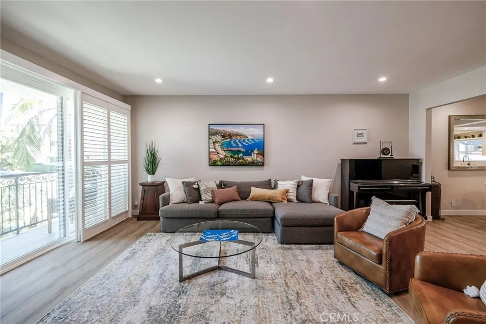 1219 S Catalina Redondo Beach, CA 90277