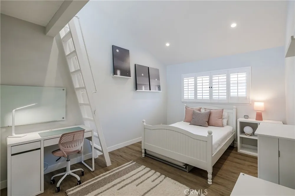 1219 S Catalina Redondo Beach, CA 90277