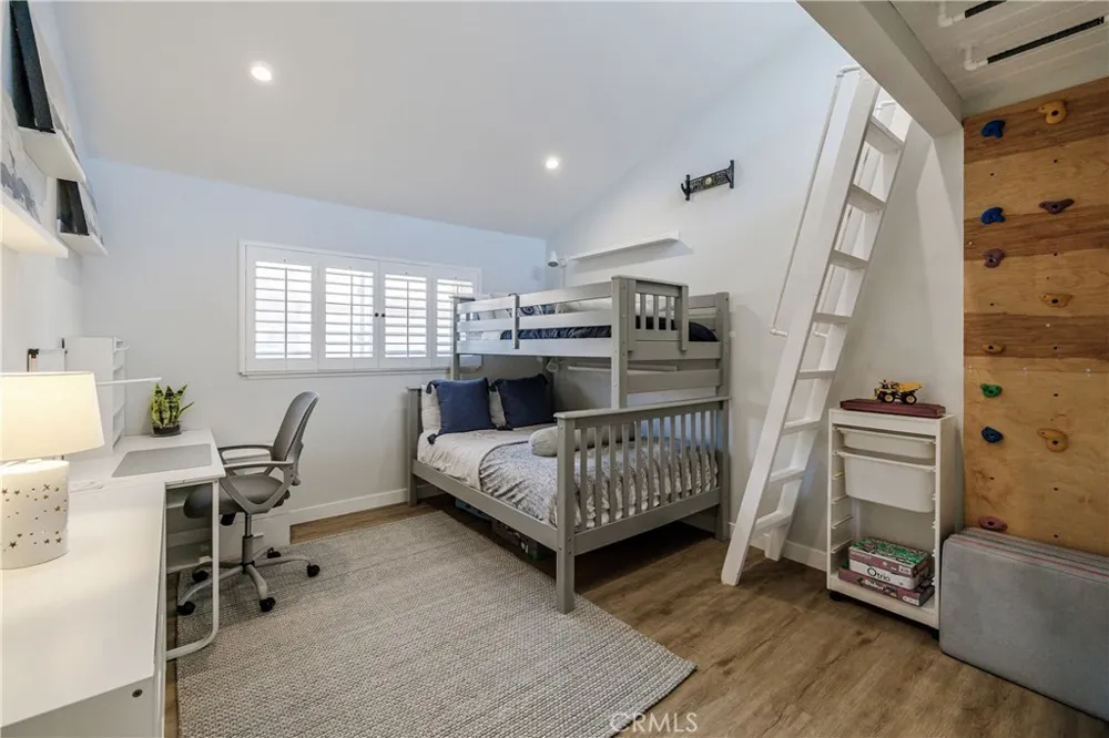 1219 S Catalina Redondo Beach, CA 90277