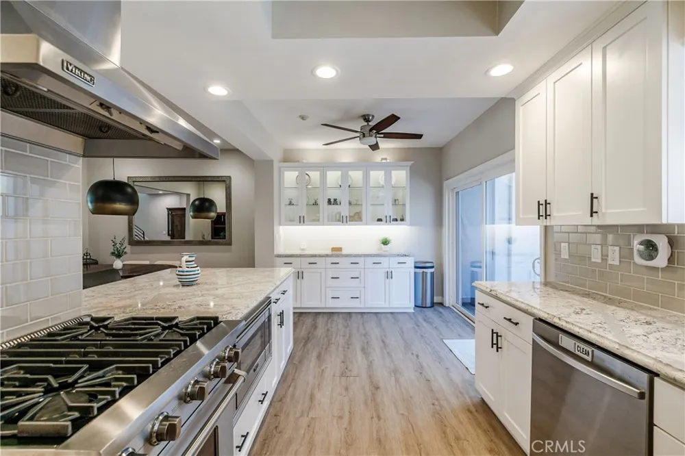1219 S Catalina Redondo Beach, CA 90277