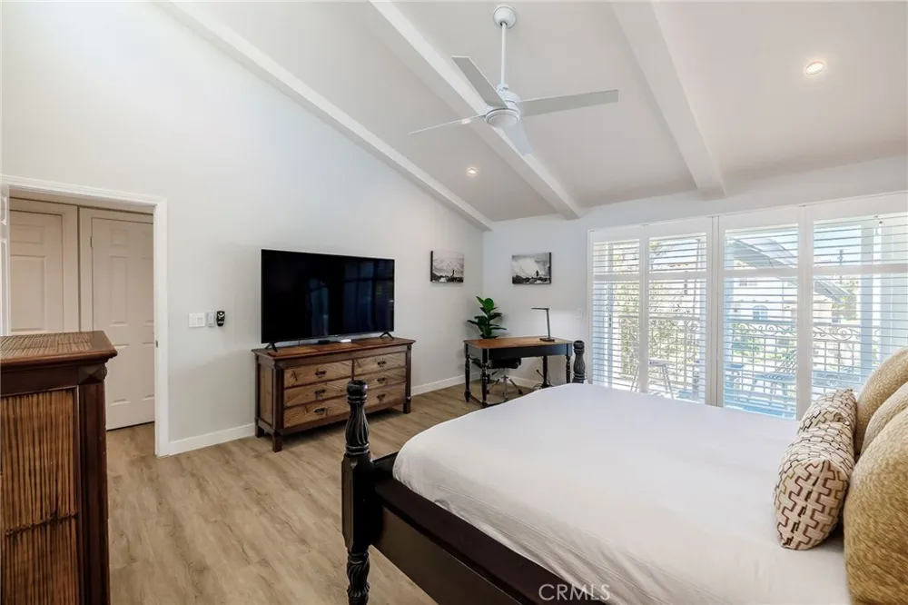 1219 S Catalina Redondo Beach, CA 90277