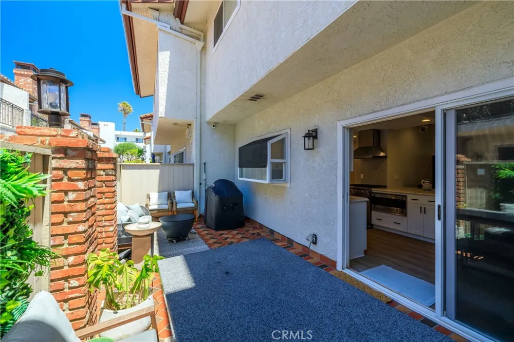1219 S Catalina Redondo Beach, CA 90277