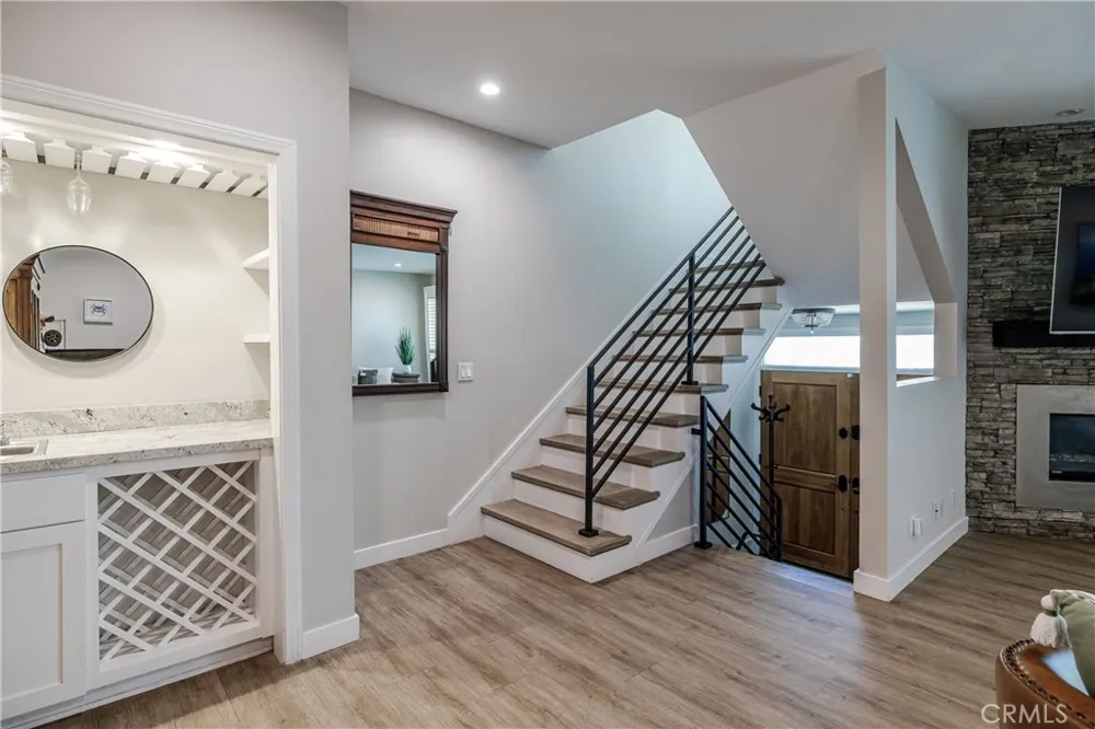 1219 S Catalina Redondo Beach, CA 90277