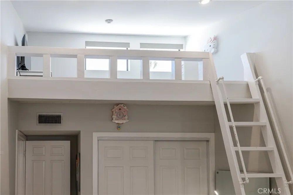 1219 S Catalina Redondo Beach, CA 90277
